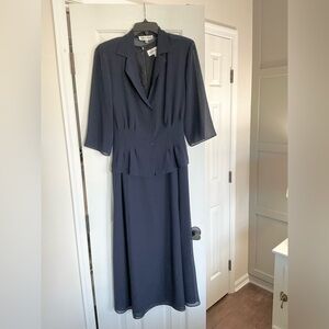 Elegant Navy Blue Two-Piece Suit